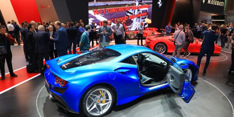 Ferrari F8 Tributo revelado em Genebra! 67