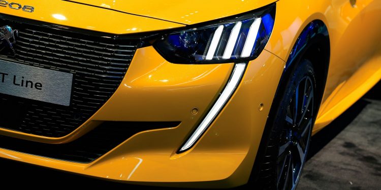 NOVO PEUGEOT 208 marca presença Genebra! 37