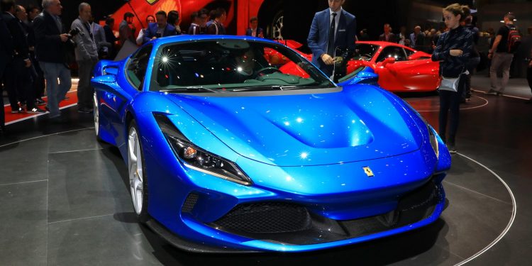 Ferrari F8 Tributo revelado em Genebra! 63