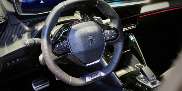 NOVO PEUGEOT 208 marca presença Genebra! 22