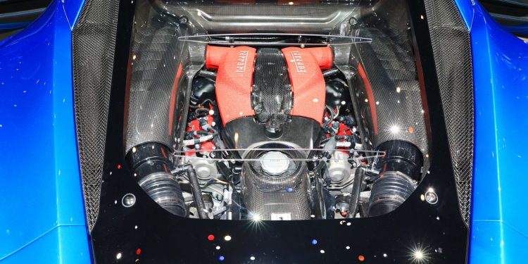 Ferrari F8 Tributo revelado em Genebra! 61