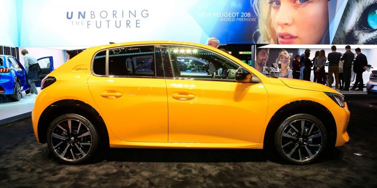NOVO PEUGEOT 208 marca presença Genebra! 40
