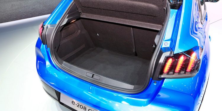 NOVO PEUGEOT 208 marca presença Genebra! 41