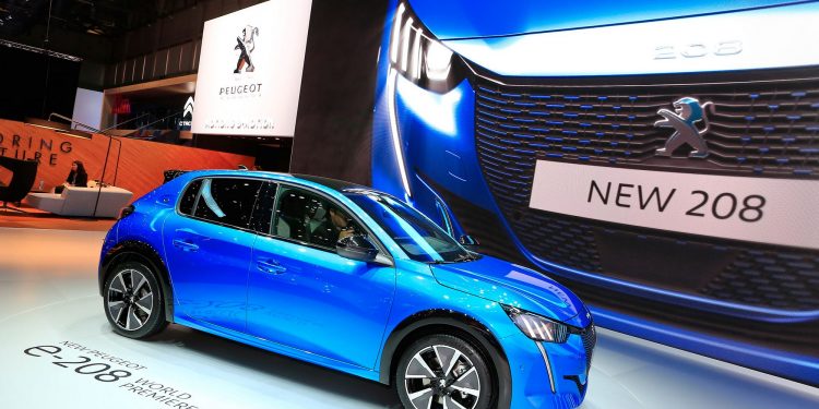 NOVO PEUGEOT 208 marca presença Genebra! 31