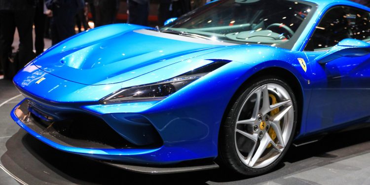 Ferrari F8 Tributo revelado em Genebra! 52
