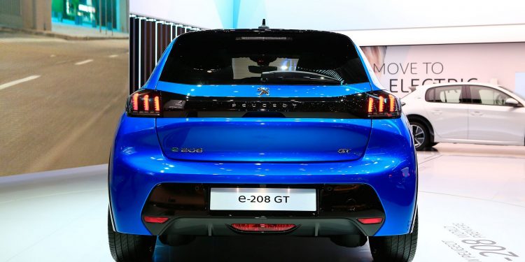 NOVO PEUGEOT 208 marca presença Genebra! 43