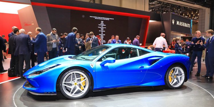 Ferrari F8 Tributo revelado em Genebra! 51