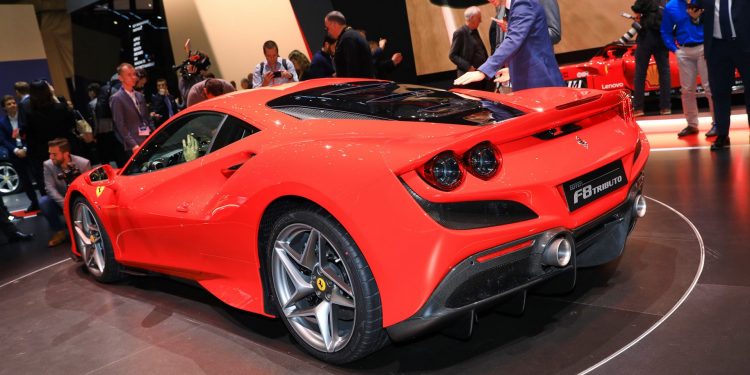 Ferrari F8 Tributo revelado em Genebra! 50