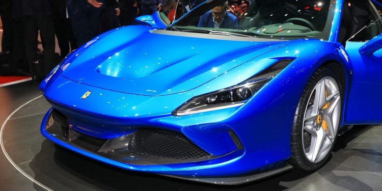 Ferrari F8 Tributo revelado em Genebra! 49