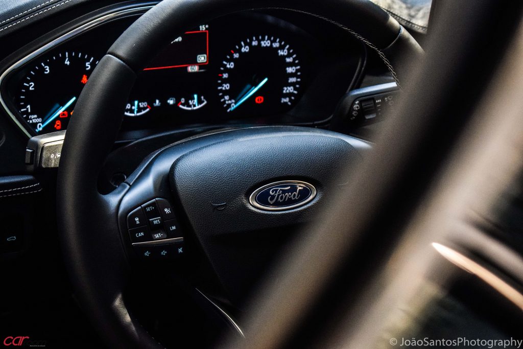 Ford Focus SW Vignale 1.5 Ecoboost: Requinte, luxo e performance para toda a família! 25