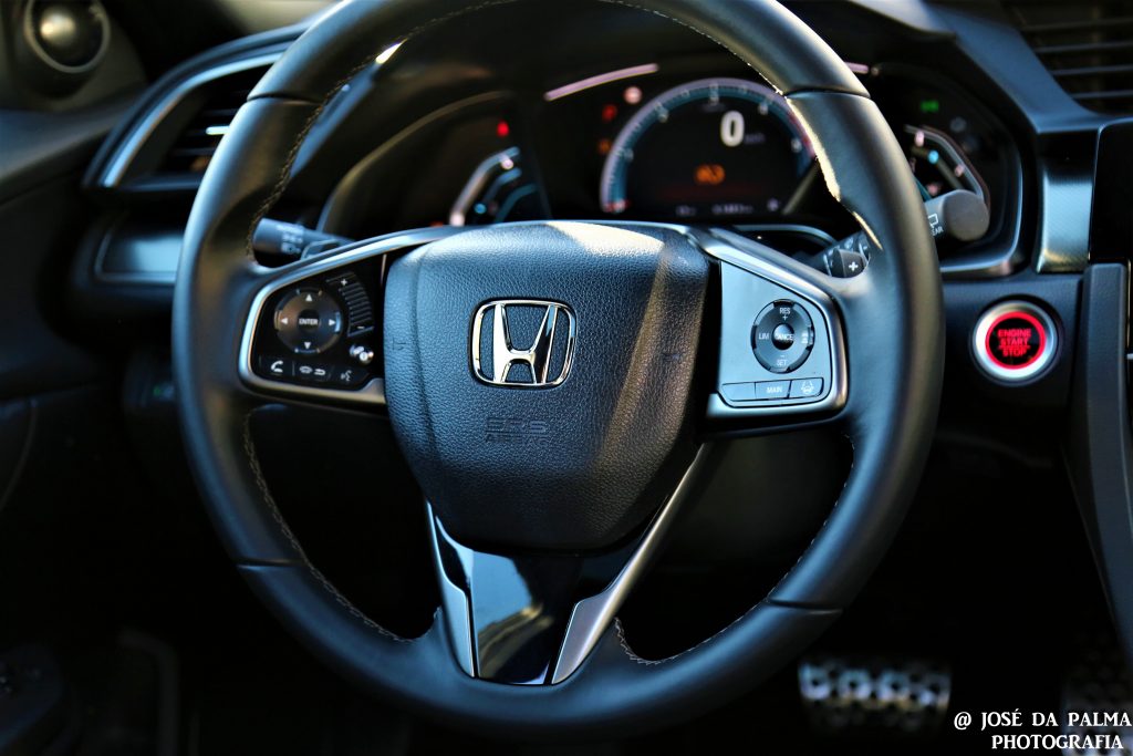 Honda Civic 1.6 I-DTEC 9AT: Conforto e jovialidade! 24