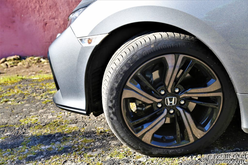 Honda Civic 1.6 I-DTEC 9AT: Conforto e jovialidade! 26