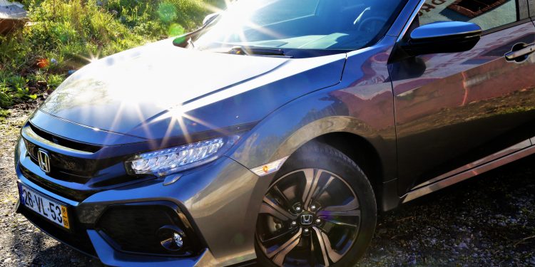 Honda Civic 1.6 I-DTEC 9AT: Conforto e jovialidade! 31