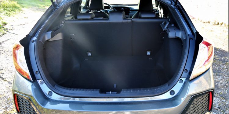 Honda Civic 1.6 I-DTEC 9AT: Conforto e jovialidade! 29