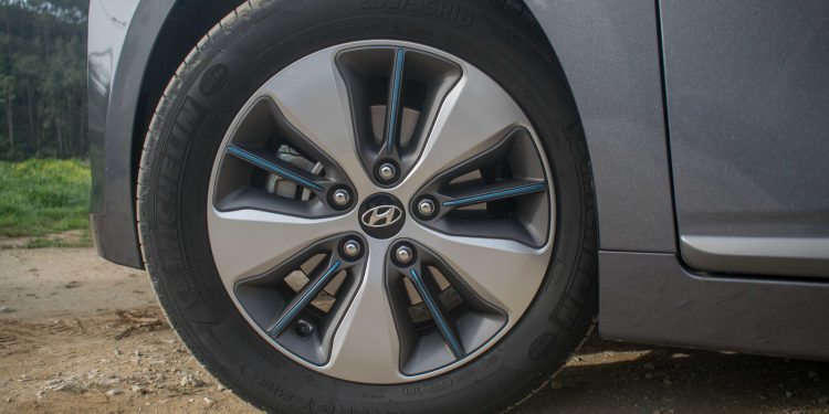 Hyundai Ioniq Plug-In Hybrid: Tecnologia do futuro para o presente! 30 Hyundai Ioniq Plug-In Hybrid: Tecnologia do futuro para o presente! 30