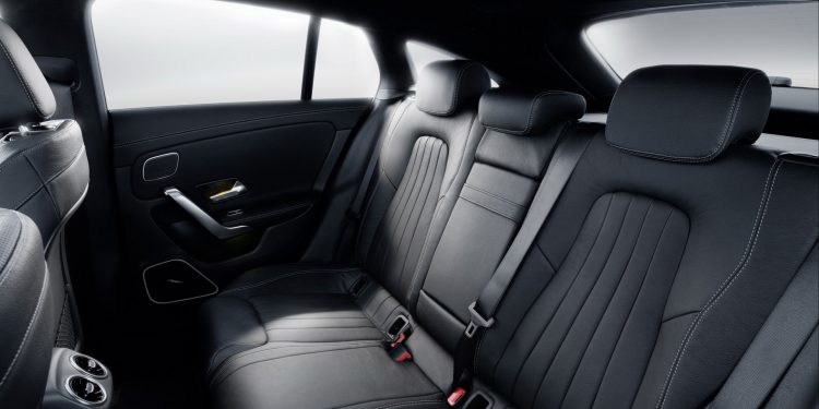 Mercedes CLA Shooting Break revelada! 35