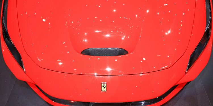 Ferrari F8 Tributo revelado em Genebra! 21