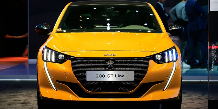 NOVO PEUGEOT 208 marca presença Genebra! 28