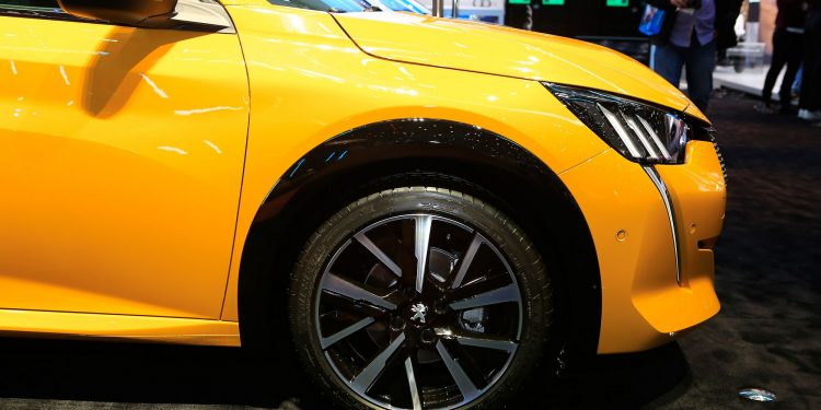 NOVO PEUGEOT 208 marca presença Genebra! 29