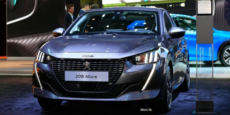 NOVO PEUGEOT 208 marca presença Genebra! 30