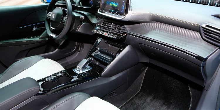 NOVO PEUGEOT 208 marca presença Genebra! 20