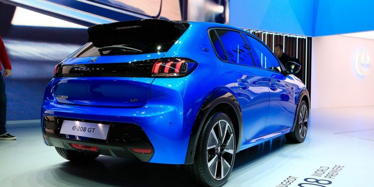 NOVO PEUGEOT 208 marca presença Genebra! 19