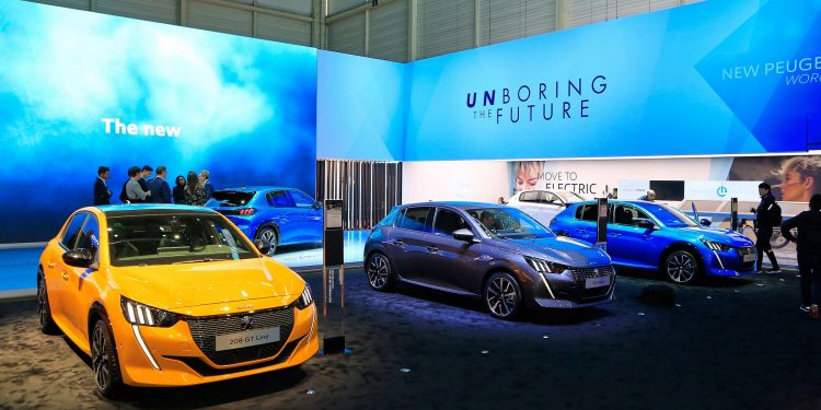 NOVO PEUGEOT 208 marca presença Genebra! 15