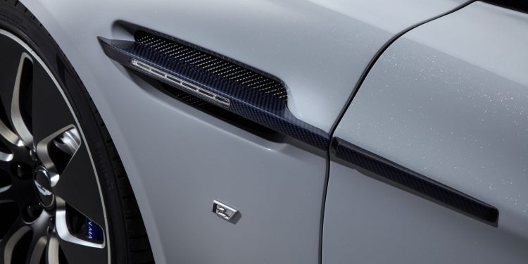 Aston Martin Rapide E tem carregamento rápido e está limitado às 155 unidades! 22