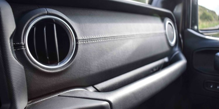 Jeep Wrangler Sahara 2.2 Multijet: A BAJA do dia-a-dia! 35