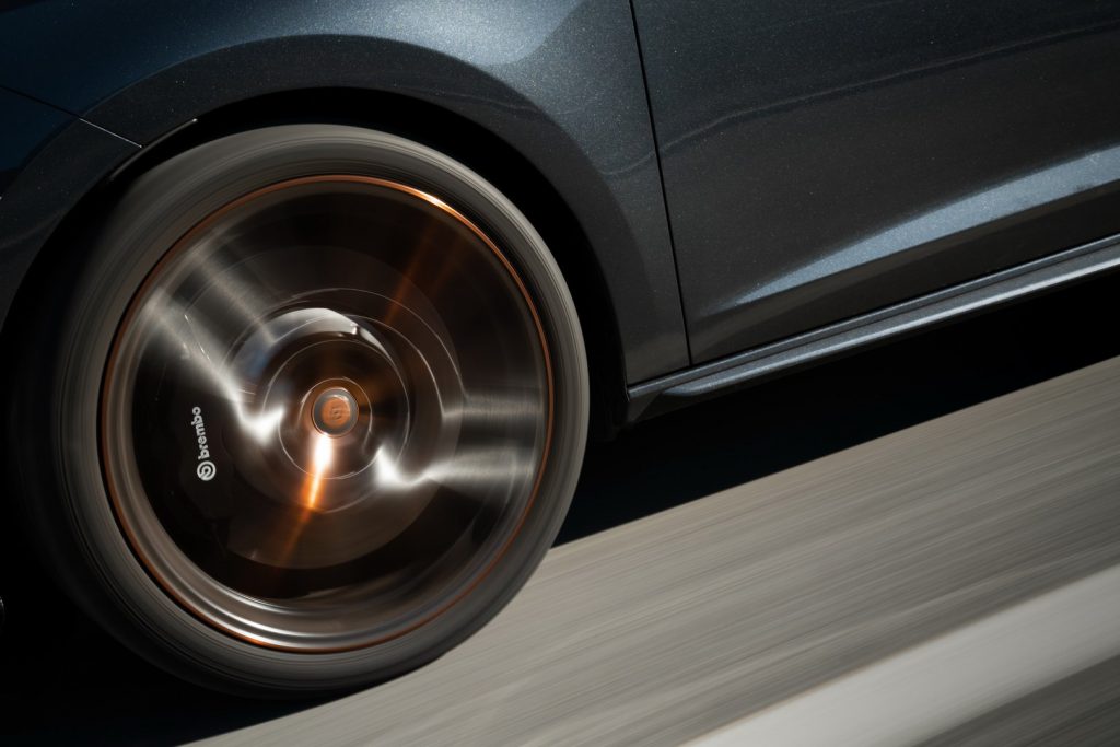 Novo Cupra Leon Plug-In Hybrid chega em 2020 com 240cv! 16