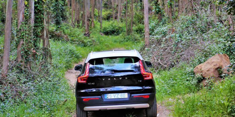 Volvo XC40 T3 Tech Edition Momentum: Um SUV sem complicações! 46