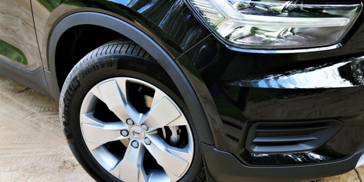 Volvo XC40 T3 Tech Edition Momentum: Um SUV sem complicações! 43