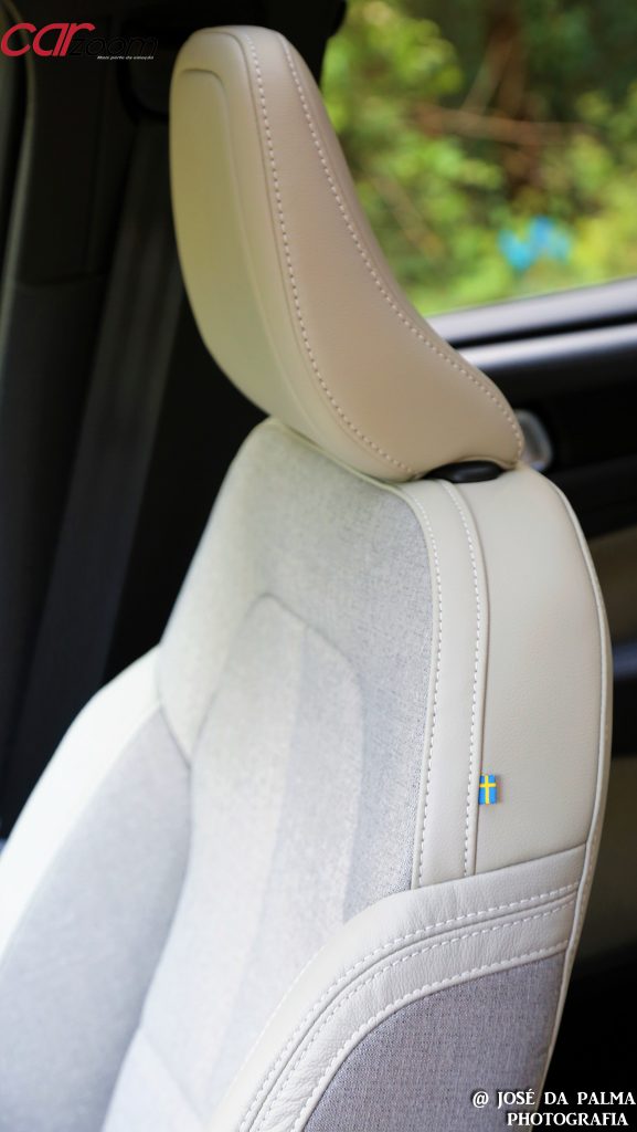 Volvo XC40 T3 Tech Edition Momentum: Um SUV sem complicações! 28