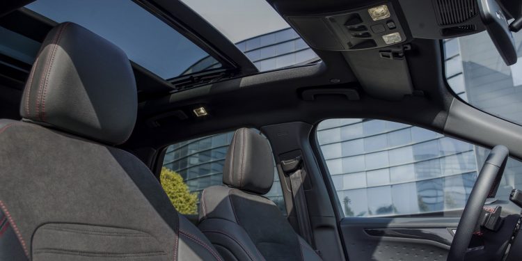 Novo Ford Kuga surge com 3 motorizações electrificadas! 23