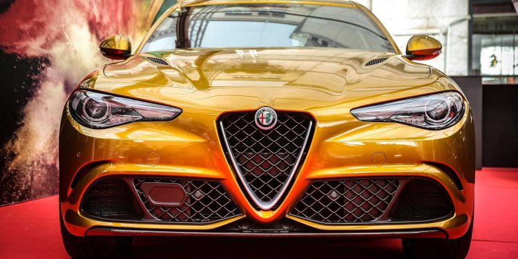 Alfa Romeo cria Giulia Quadrifoglio Dourado para o Mille Miglia! 13