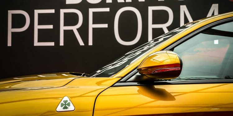 Alfa Romeo cria Giulia Quadrifoglio Dourado para o Mille Miglia! 17