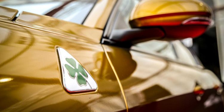 Alfa Romeo cria Giulia Quadrifoglio Dourado para o Mille Miglia! 16