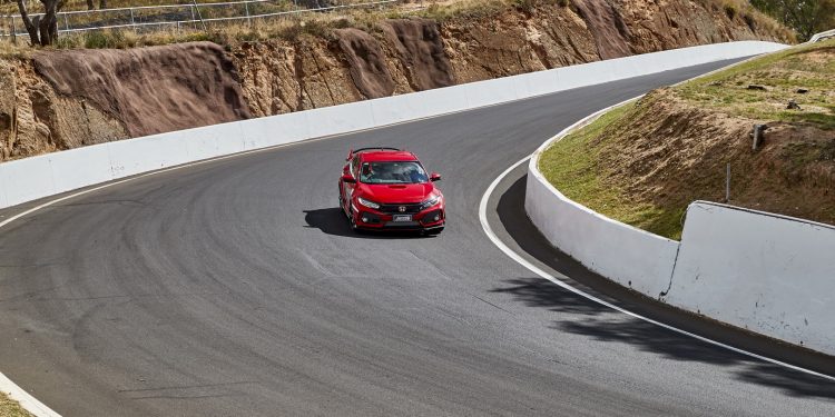 Honda Civic Type-R com volta recorde em Bathurst! 15
