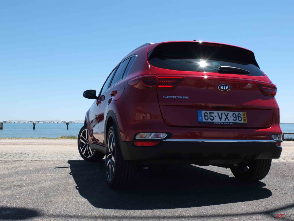 KIA Sportage 1.6 CRDi TX: Acessível e requintado! 21