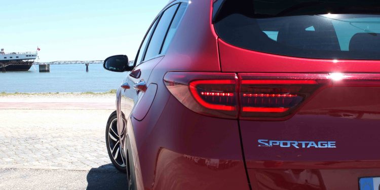 KIA Sportage 1.6 CRDi TX: Acessível e requintado! 32