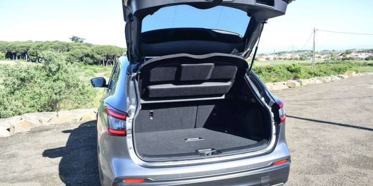 Nissan Qashqai 1.3 DIG-T 140 N-Connecta: O best-seller recebe novos argumentos. 32