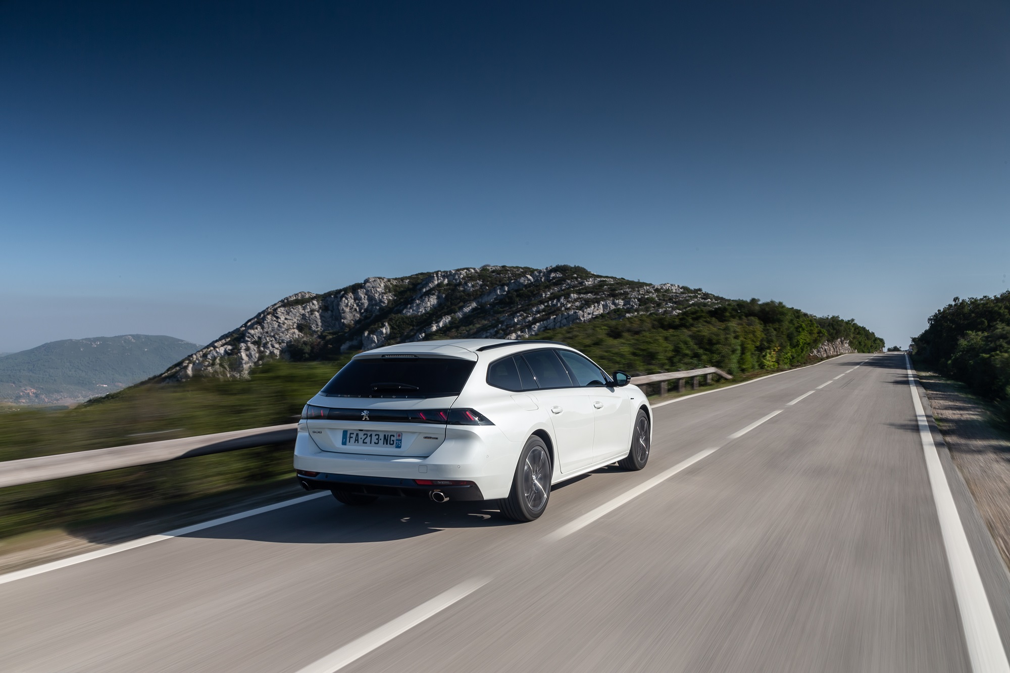 NOVO PEUGEOT 508 SW CHEGA A PORTUGAL EM JUNHO 17