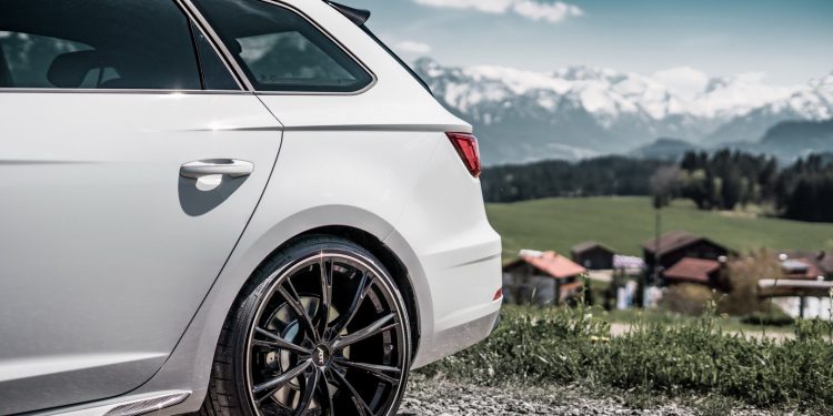 ABT volta "à carga" na SEAT Leon Cupra R ST! 14