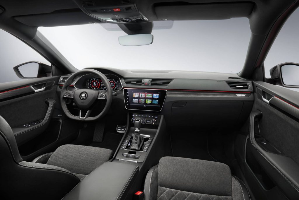 Nova Skoda Superb: Restyling com direito a versão Sportline! 17