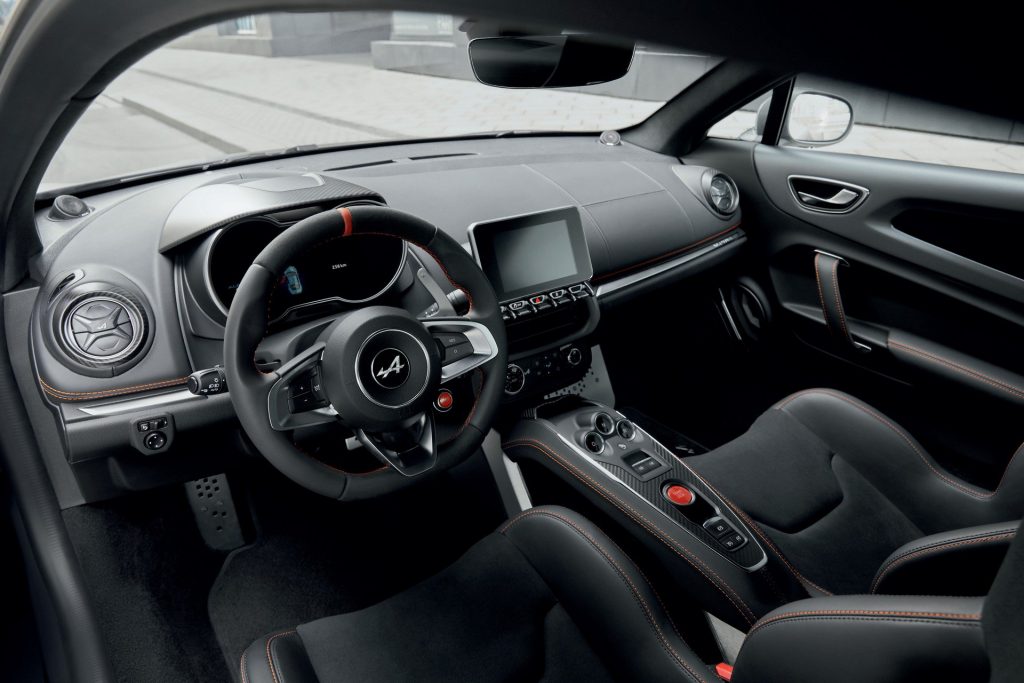 Alpine A110S chega com 292cv e tejadilho em carbono! 17