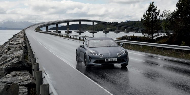 Alpine A110S chega com 292cv e tejadilho em carbono! 19