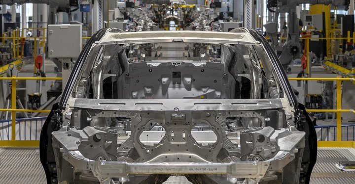 Aston Martin inicia pré-produção do DBX antes do lançamento! 18