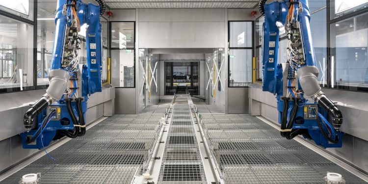 Aston Martin inicia pré-produção do DBX antes do lançamento! 23