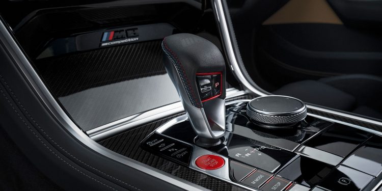 BMW M8 revelado com versões cabrio, coupé e competition! 29