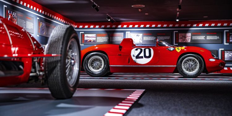 Ferrari comemora 90 anos de competição com exposição especial! 21